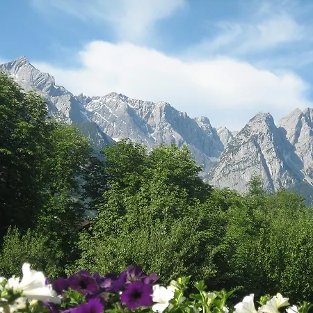 Gaestehaus Nicole Гармиш-Партенкирхен