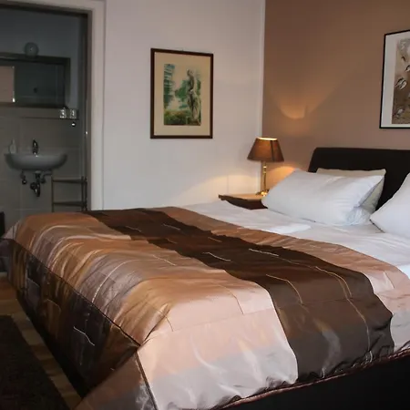 Gaestehaus Nicole ゲストハウス 3*